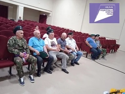 27.05.2025 г. в Песковском Доме культуры прошло торжественное мероприятие по случаю празднования Дня пограничника..