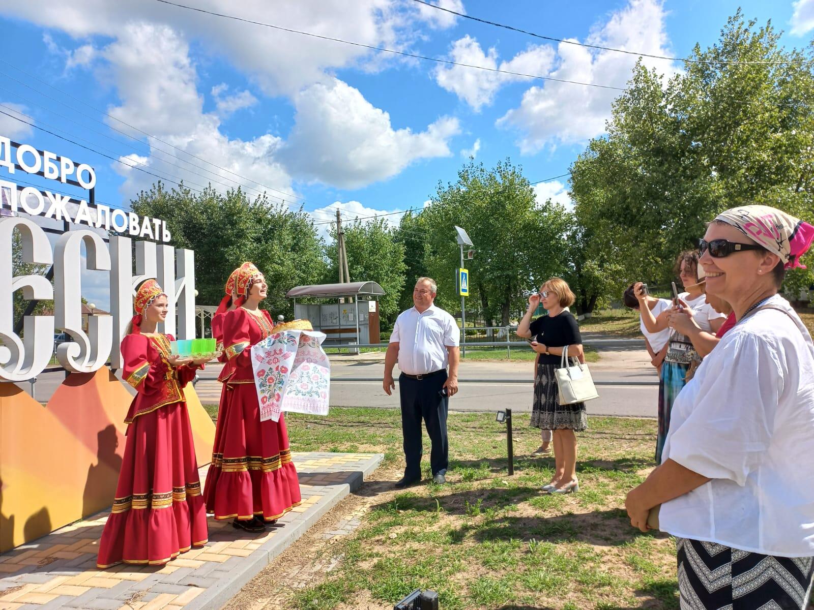 Гости из областной конкурсной комиссии &quot;Самое красивое село Воронежской области&quot;.