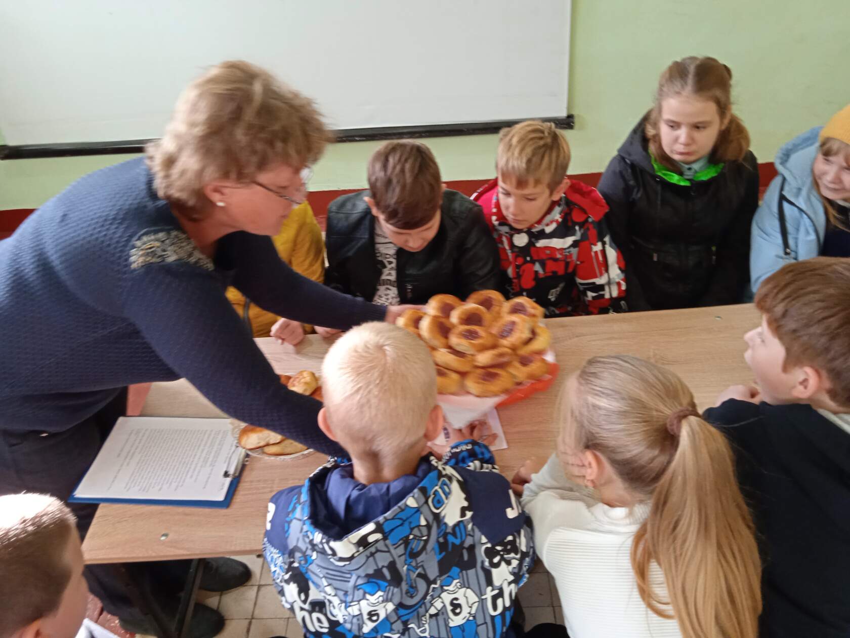 Провели встречу- беседу &quot;Как хлеб на стол пришел&quot;..