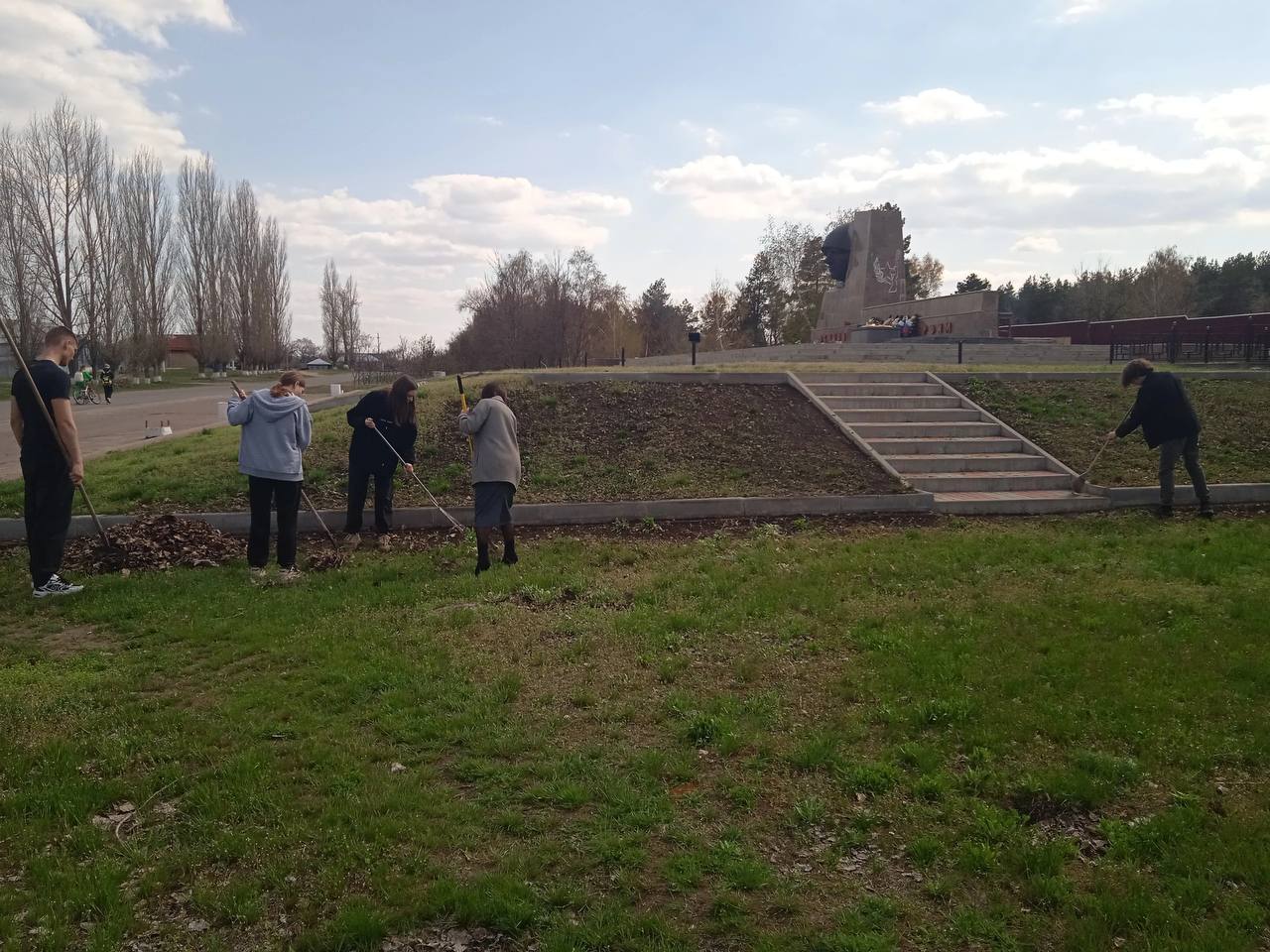 Приступили к реализации проекта..