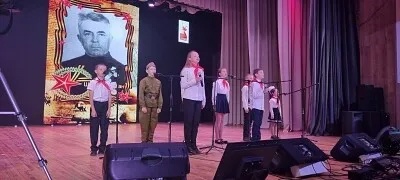19 мая в Петропавловском РДК прошел фестиваль-конкурс "Песни Победы".. 19 мая в Петропавловском РДК прошел фестиваль-конкурс "Песни Победы"..