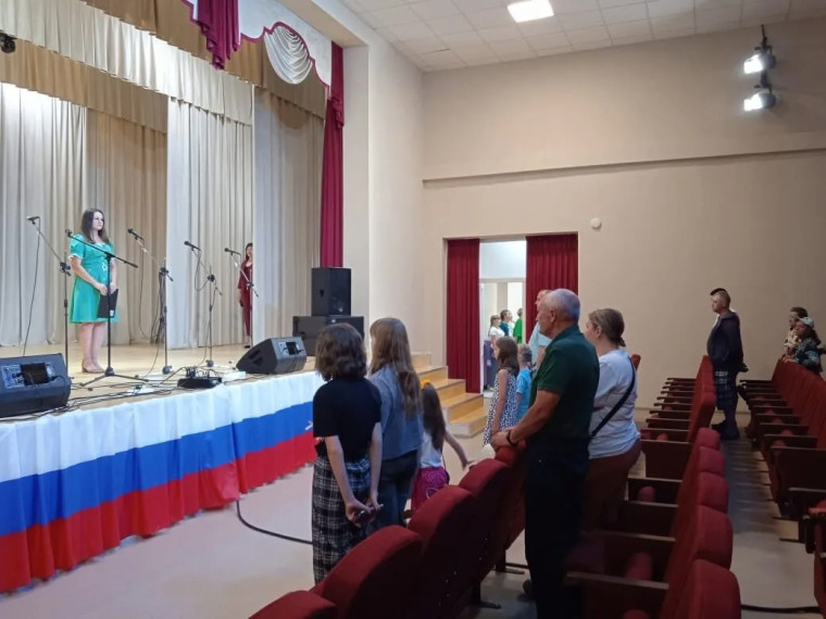 11 июня в Песковском Доме культуры состоялся праздничный концерт «Моя Россия!». 11 июня в Песковском Доме культуры состоялся праздничный концерт «Моя Россия!».