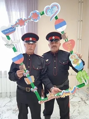 Праздничная фотосессия в рамке ко Дню России.. Праздничная фотосессия в рамке ко Дню России..