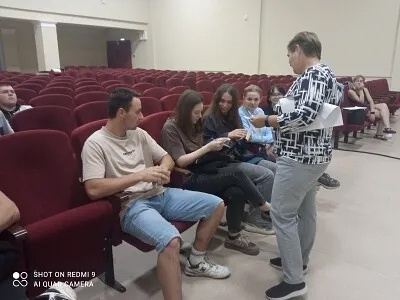 23 июня в Песковском Доме культуры работники провели информационно-просветительское мероприятие со старшеклассниками о вреде курения. 23 июня в Песковском Доме культуры работники провели информационно-просветительское мероприятие со старшеклассниками о вреде курения.